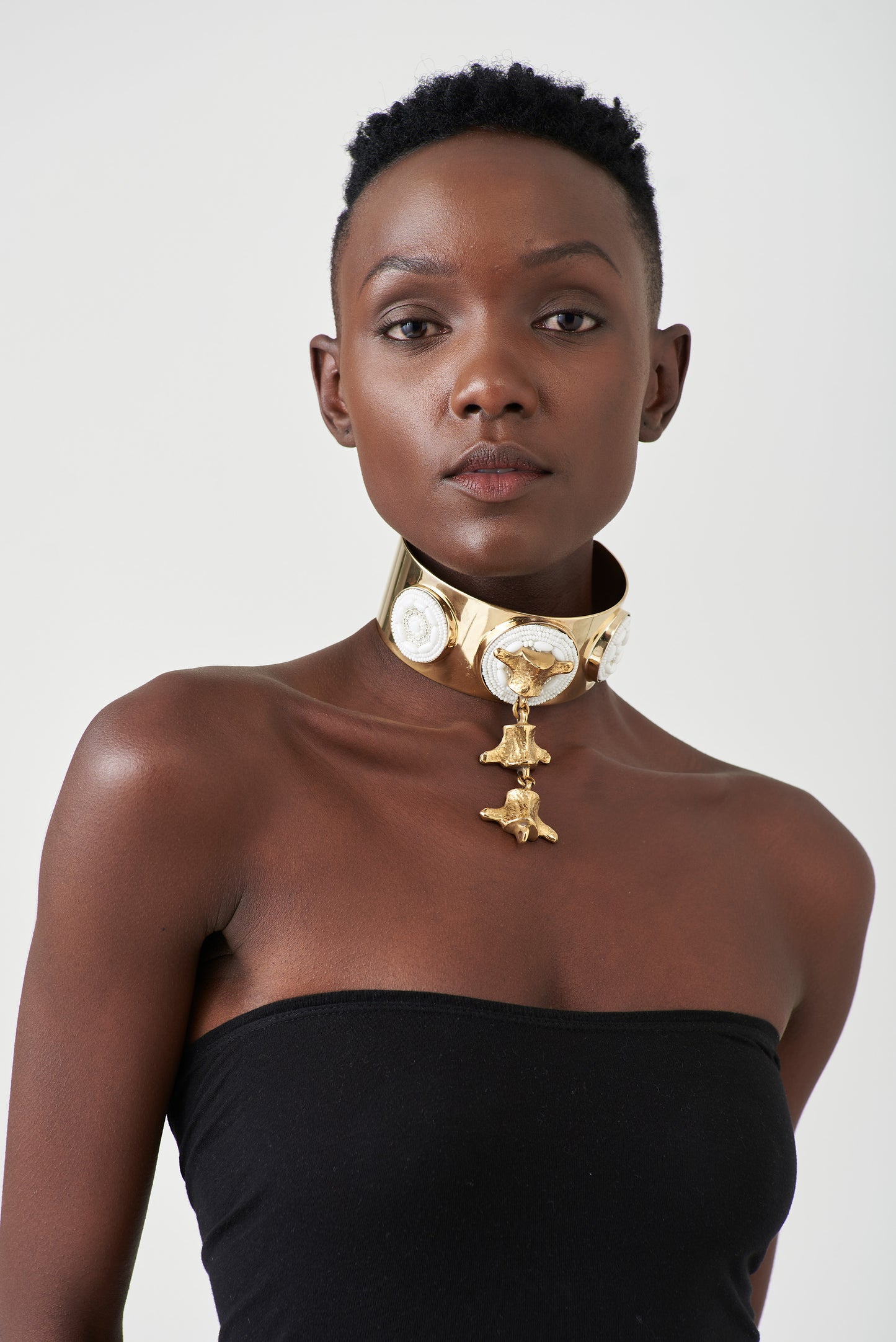 NYALI SPINE CHOKER