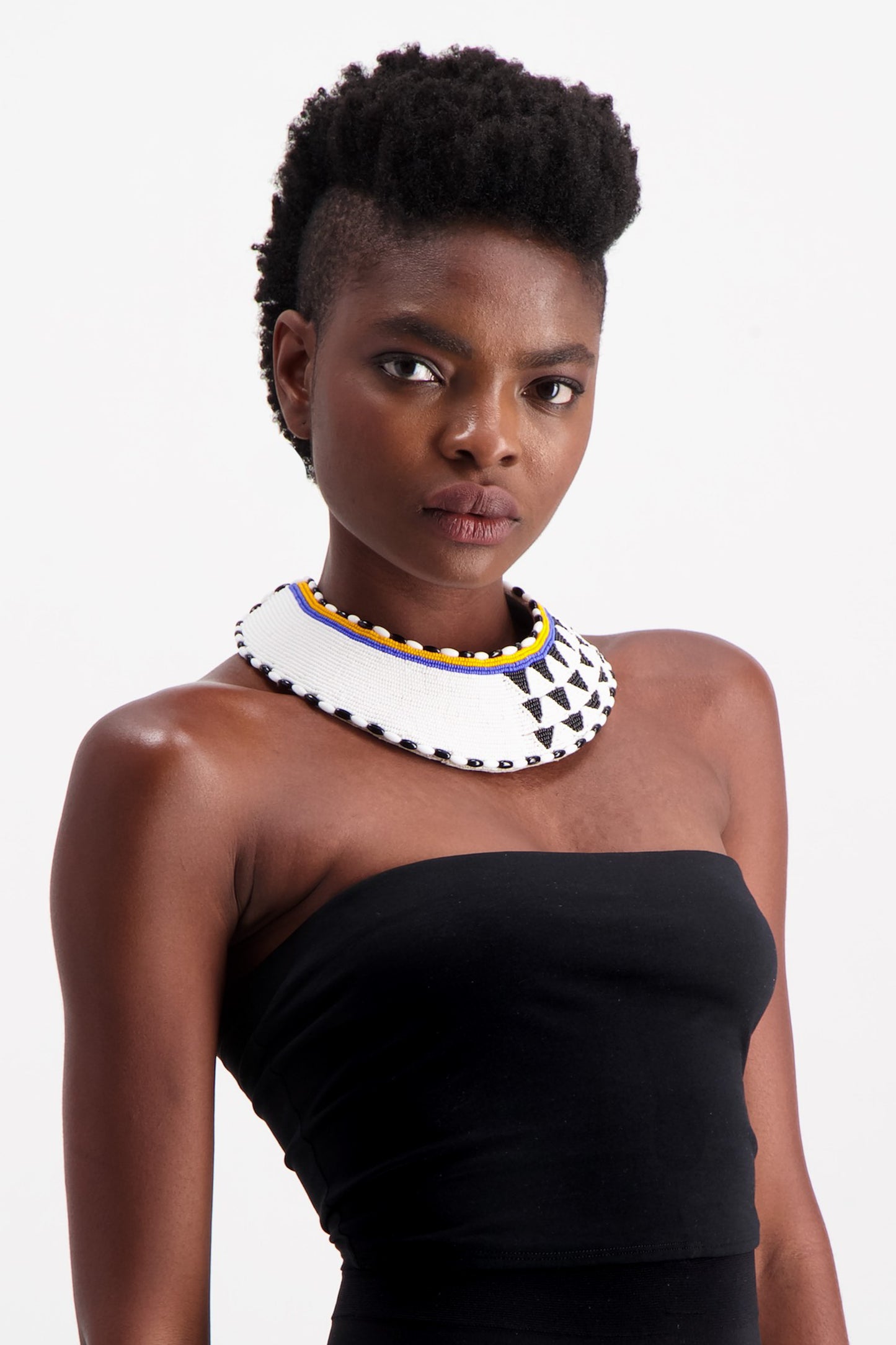 PENDO NECK PIECE WHITE