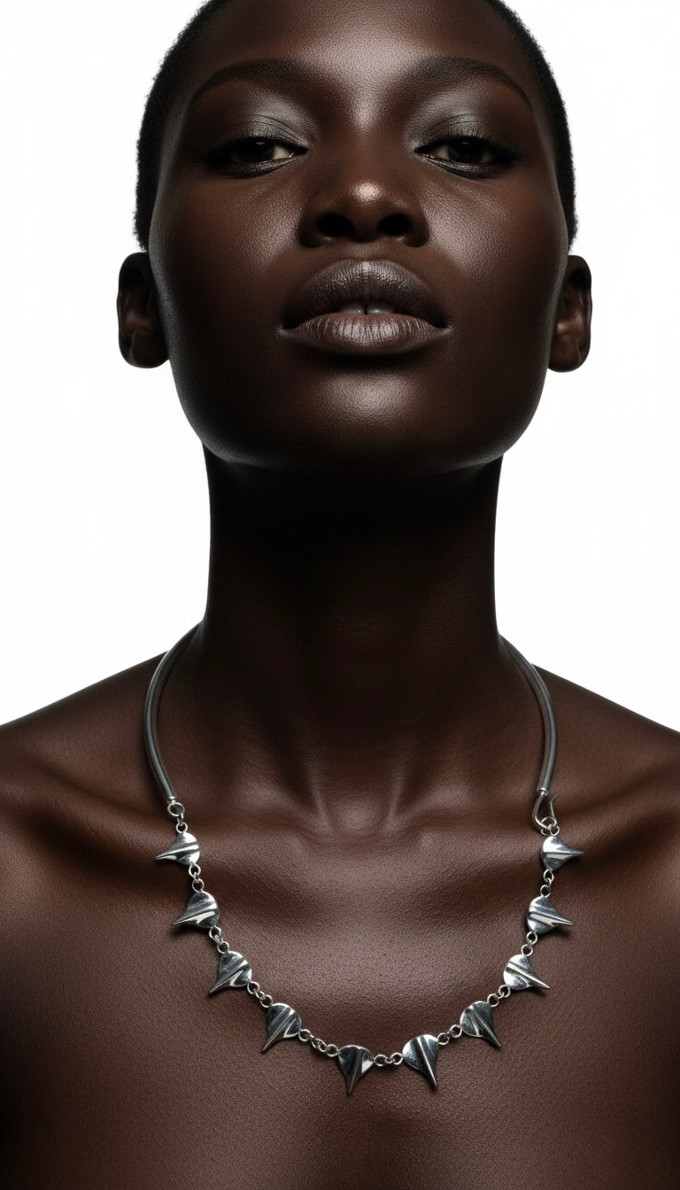 TEMBO SEMI-COLLAR NECKLACE