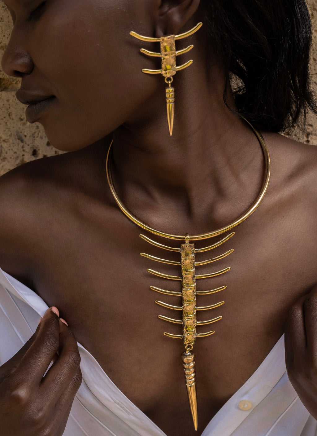 WAMUNYU THIN COLLAR