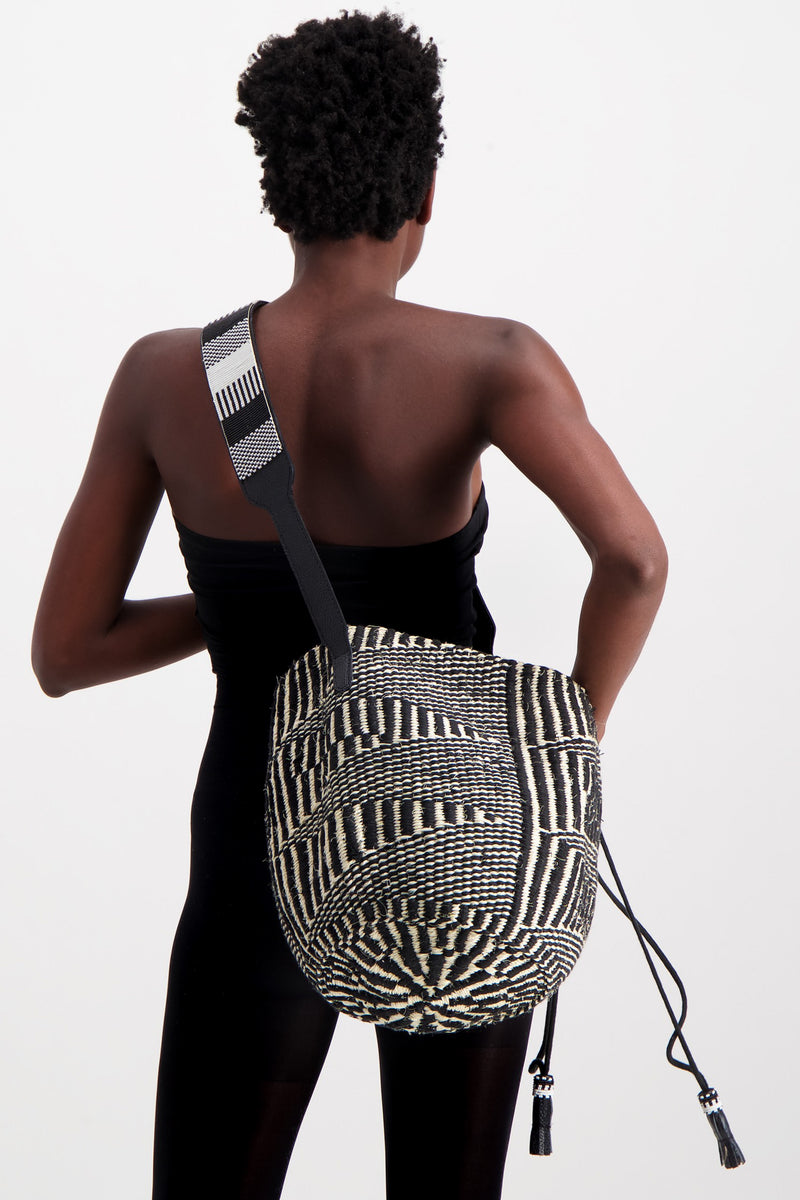 VIPINGO BUCKET BASKET BLACK